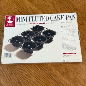 Source Unknown Mini Fluted Cake Pan - Black